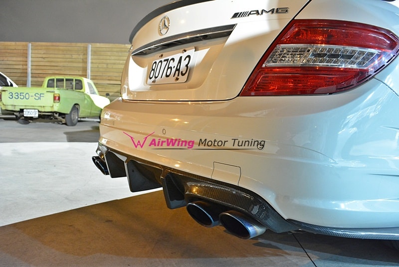W204 - AirWing Big Fin style Carbon Rear Diffuser 01